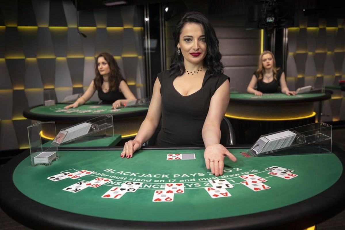 777 Poker Live Betting